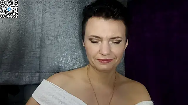 Snapshot of HotMamaQueen234 chatting on May 2026 08:06:01 PM HotMamaQueen234 online show from May 2026 08:06:01 PM