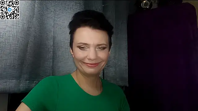 Snapshot of HotMamaQueen234 chatting on May 2026 08:25:01 PM HotMamaQueen234 online show from May 2026 08:25:01 PM