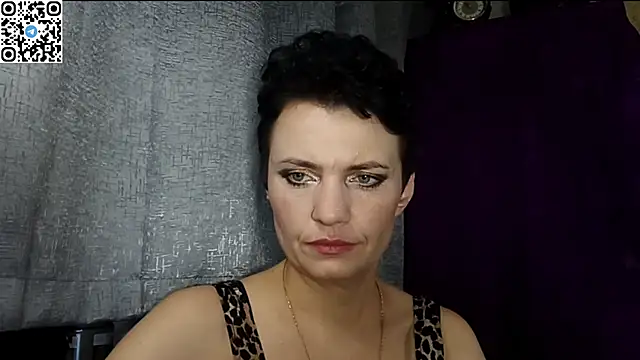 Snapshot of HotMamaQueen234 chatting on May 2026 07:52:02 PM HotMamaQueen234 online show from May 2026 07:52:02 PM