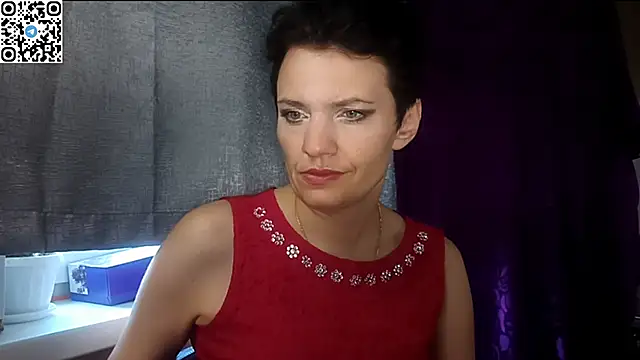 Snapshot of HotMamaQueen234 chatting on June 2026 08:53:01 AM HotMamaQueen234 online show from June 2026 08:53:01 AM