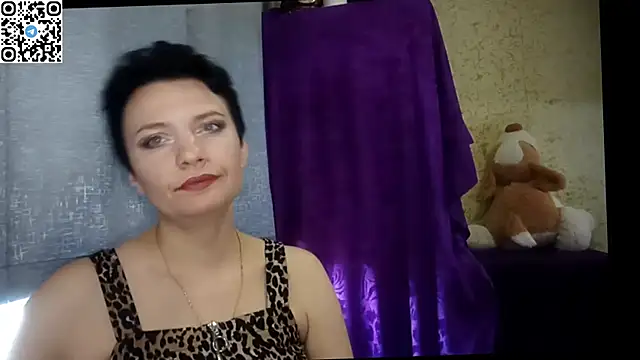 Snapshot of HotMamaQueen234 chatting on June 2026 07:32:01 AM HotMamaQueen234 online show from June 2026 07:32:01 AM