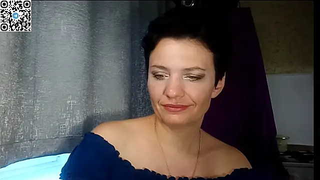 Snapshot of HotMamaQueen234 chatting on June 2026 07:05:02 AM HotMamaQueen234 online show from June 2026 07:05:02 AM