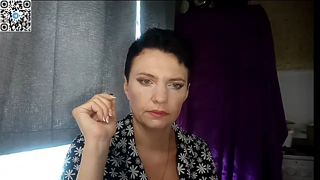 Snapshot of HotMamaQueen234 chatting on June 2026 07:35:02 AM HotMamaQueen234 online show from June 2026 07:35:02 AM