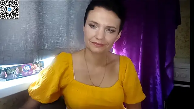 Snapshot of HotMamaQueen234 chatting on June 2026 12:22:01 PM HotMamaQueen234 online show from June 2026 12:22:01 PM