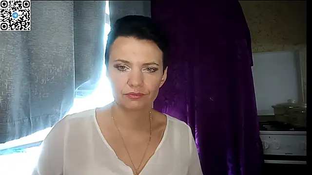 Snapshot of HotMamaQueen234 chatting on June 2026 10:59:02 AM HotMamaQueen234 online show from June 2026 10:59:02 AM
