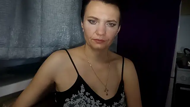Snapshot of HotMamaQueen234 chatting on July 2026 12:02:01 AM HotMamaQueen234 online show from July 2026 12:02:01 AM
