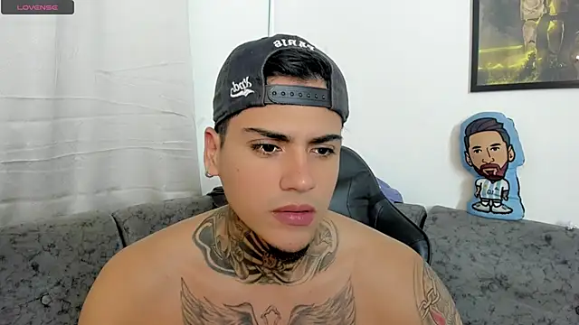 Snapshot of sweetlatinoboy chatting on June 2026 11:42:01 PM sweetlatinoboy online show from June 2026 11:42:01 PM