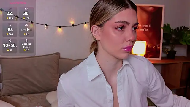 Snapshot of MilenaLueur chatting on March 2026 01:36:01 PM MilenaLueur online show from March 2026 01:36:01 PM