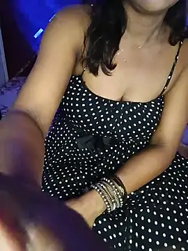 mayakapoor880 online show from June 2026 07:57:01 AM