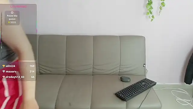 Snapshot of Zara_Fire chatting on May 2026 08:03:02 PM Zara Fire online show from May 2026 08:03:02 PM