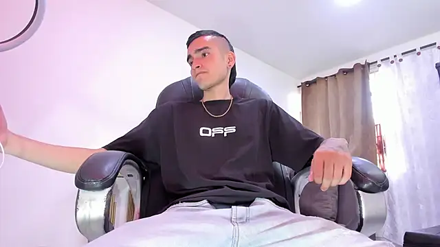 Ethann Boy online show from April 2026 10:04:02 PM