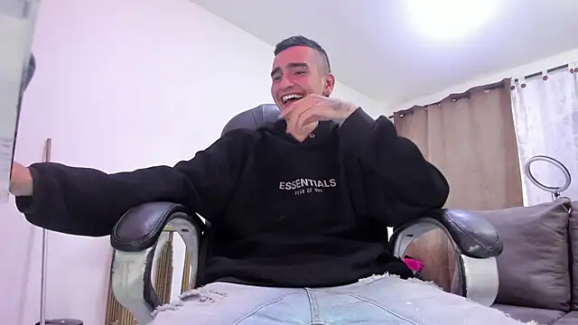 Ethann Boy online show from April 2026 09:30:02 PM