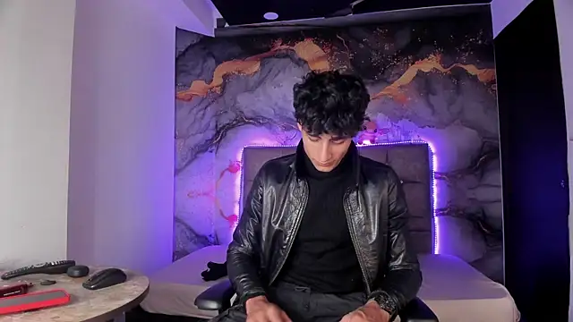 MaxiimoRomano  online show from April 2026 01:41:02 PM