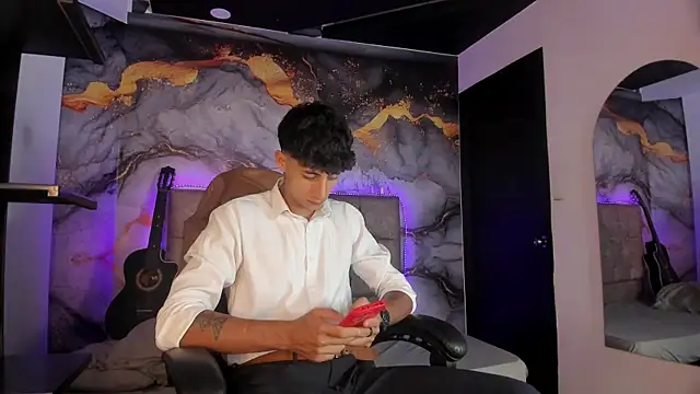 MaxiimoRomano  online show from May 2026 01:30:02 PM