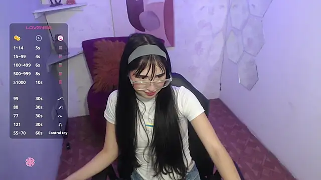 Snapshot of Melodi_velasquez chatting on July 2026 03:44:02 AM Melodi velasquez online show from July 2026 03:44:02 AM
