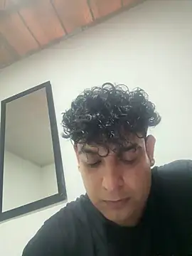 Niccolo Noir online show from April 2026 08:09:01 PM