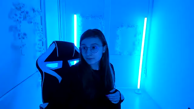 Mia kristal online show from April 2026 07:11:01 AM