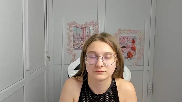 Snapshot of Mia_kristal chatting on June 2026 09:09:01 AM Mia kristal online show from June 2026 09:09:01 AM