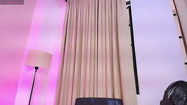 ParisFlowerr online show from May 2026 12:10:01 PM
