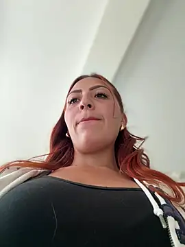 Snapshot of Queen_Scatlett chatting on May 2026 12:00:02 PM Queen Scatlett online show from May 2026 12:00:02 PM
