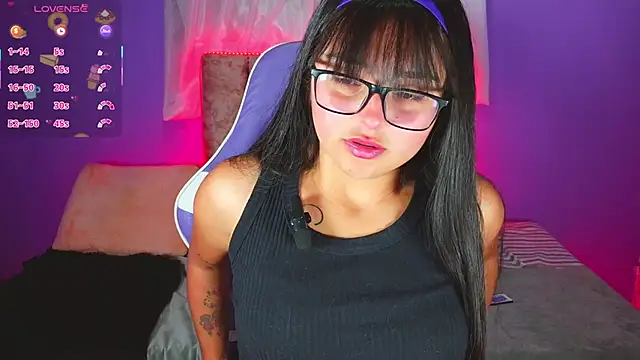 1 Scarllet  online show from April 2026 01:02:01 PM