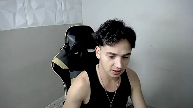 Snapshot of Mathias_twinkk chatting on May 2026 05:49:01 AM Mathias twinkk online show from May 2026 05:49:01 AM