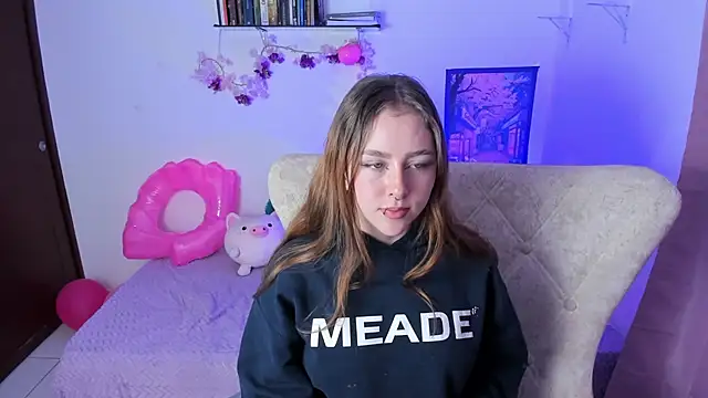 Snapshot of leyla_miller_ chatting on March 2026 03:11:01 PM leyla miller online show from March 2026 03:11:01 PM