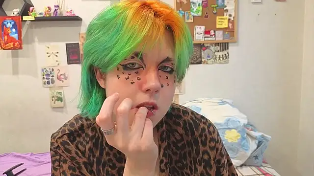 LittleKittenStar online show from May 2026 02:25:01 PM