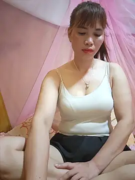 Snapshot of Reeoo-93 chatting on May 2026 08:07:02 AM Reeoo-93 online show from May 2026 08:07:02 AM