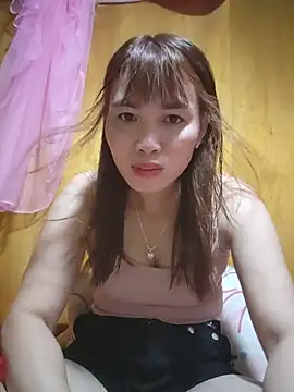 Snapshot of Reeoo-93 chatting on June 2026 01:15:01 PM Reeoo-93 online show from June 2026 01:15:01 PM