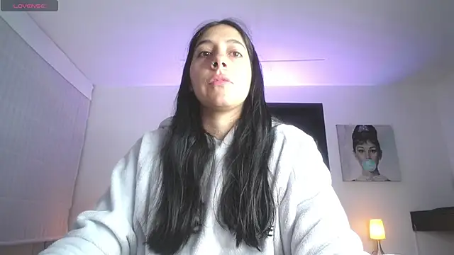 Snapshot of Melannyy_V chatting on May 2026 01:19:01 PM Melannyy V online show from May 2026 01:19:01 PM