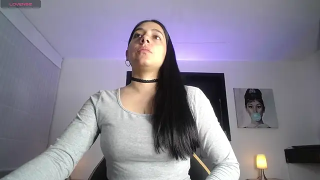 Snapshot of Melannyy_V chatting on May 2026 11:51:02 AM Melannyy V online show from May 2026 11:51:02 AM
