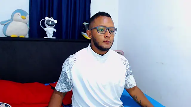 Snapshot of MascTyler chatting on April 2026 10:22:02 PM MascTyler online show from April 2026 10:22:02 PM