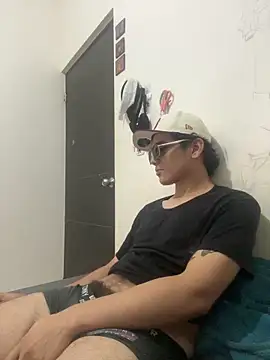 Snapshot of Hazhitr chatting on March 2026 02:38:02 AM Hazhitr online show from March 2026 02:38:02 AM