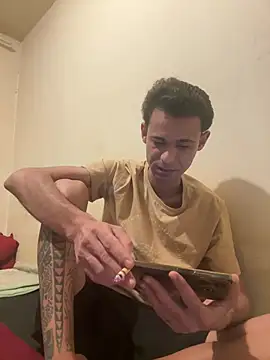 RafaelTitanX online show from April 2026 10:22:01 PM