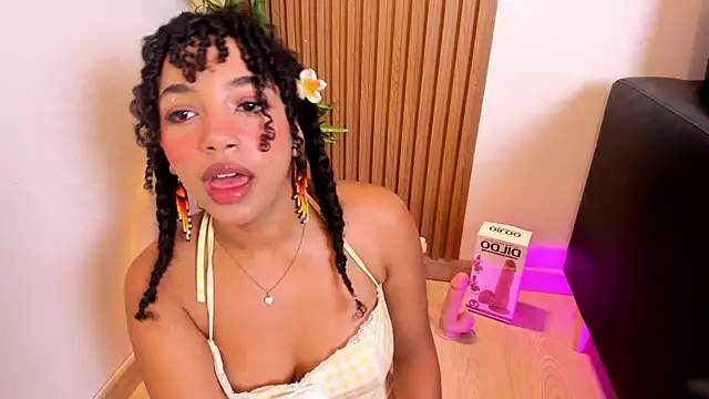 Snapshot of JazmyXXX chatting on June 2026 08:33:01 PM JazmyXXX online show from June 2026 08:33:01 PM