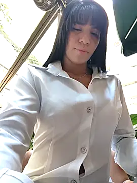 Snapshot of MonserratJons01 chatting on May 2026 03:38:02 PM MonserratJons01 online show from May 2026 03:38:02 PM