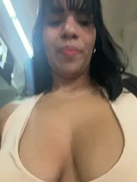 Snapshot of MonserratJons01 chatting on May 2026 03:29:02 PM MonserratJons01 online show from May 2026 03:29:02 PM