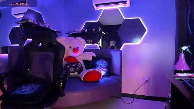 DaphneHarrison online show from March 2026 07:07:02 PM