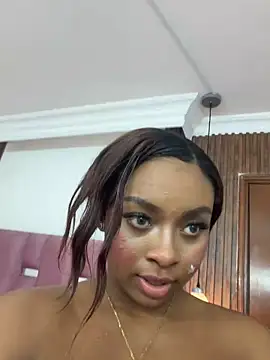 Snapshot of Kloe_rousse01 chatting on April 2026 02:27:02 AM Kloe rousse01 online show from April 2026 02:27:02 AM