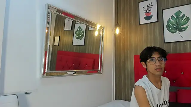  ArchieBlu  online show from March 2026 03:33:02 AM