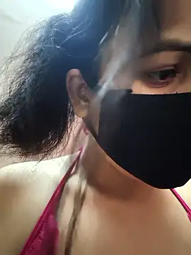 Snapshot of REENA-STRIP chatting on May 2026 09:36:01 AM REENA-STRIP online show from May 2026 09:36:01 AM