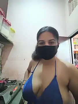 Snapshot of REENA-STRIP chatting on June 2026 06:26:02 AM REENA-STRIP online show from June 2026 06:26:02 AM