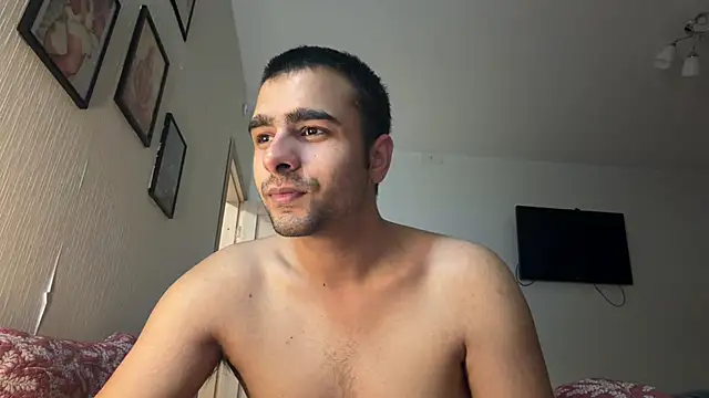 Snapshot of Daniel_ice chatting on May 2026 09:45:01 PM Daniel ice online show from May 2026 09:45:01 PM