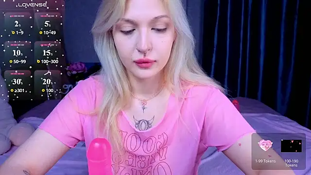 BlondieSummer online show from June 2026 05:38:02 PM