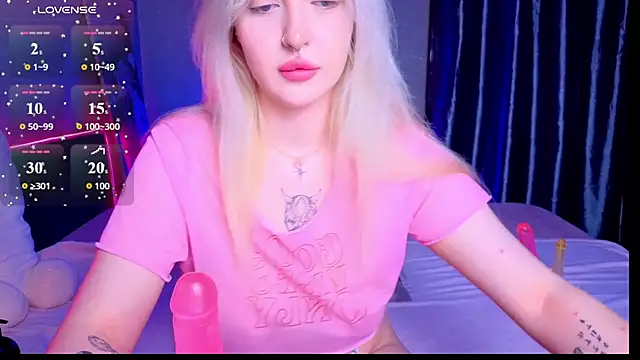BlondieSummer online show from June 2026 06:12:01 PM