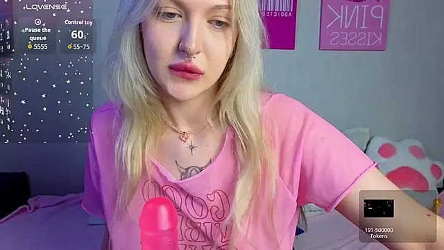 BlondieSummer online show from July 2026 06:12:01 PM