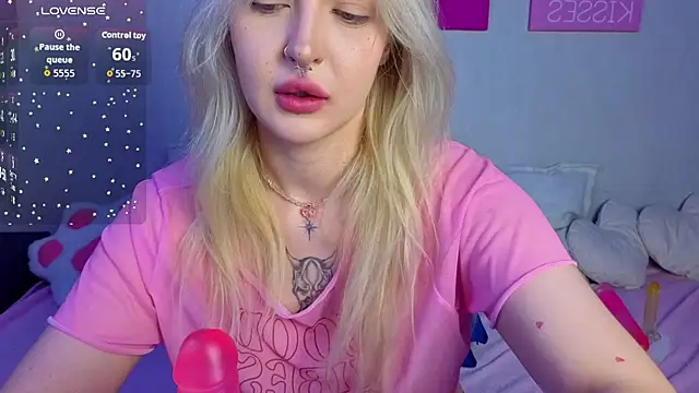 BlondieSummer online show from July 2026 06:02:02 PM
