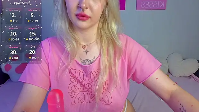 BlondieSummer online show from July 2026 07:17:01 PM