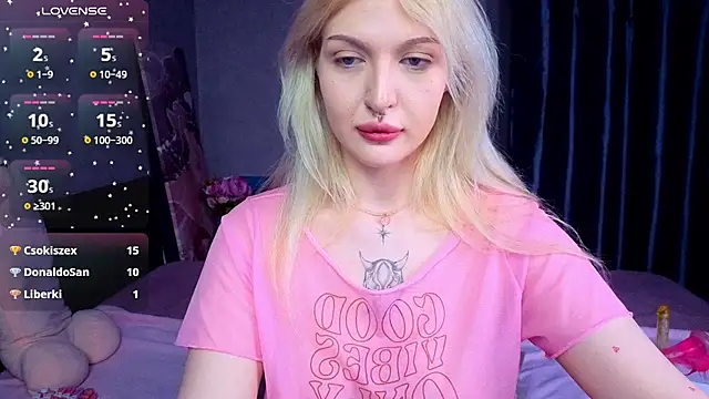 BlondieSummer online show from July 2026 08:11:02 PM